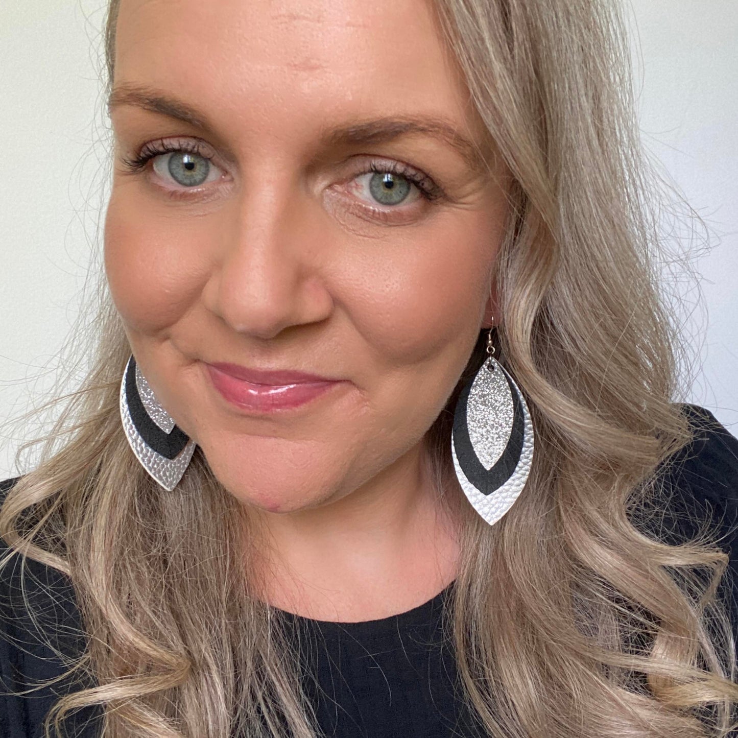 gatsby earrings silver and black leaves selfie