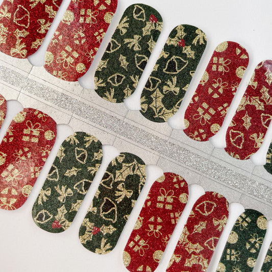 Festive Holly // Nail Polish Strips