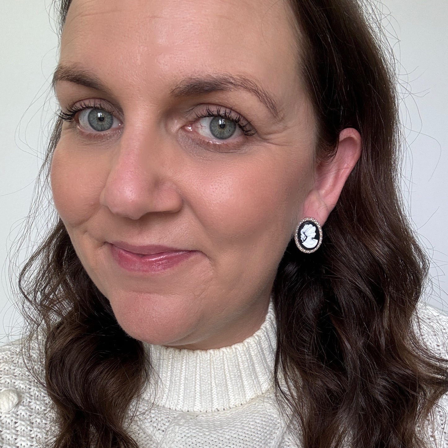 Bridgerton, lady whistledown studs. Vintage style with pearls and lady silhouette earrings selfie